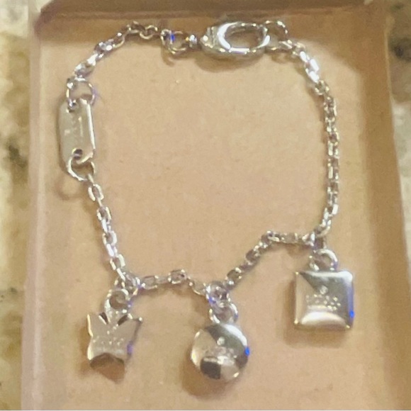 Adorable Gucci silver Charm Bracelet - Picture 2 of 4